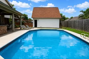 2202 Erin Glen Ct, Deer Park, TX 77536 - Photo 2