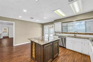 2202 Erin Glen Ct, Deer Park, TX 77536 - Photo 32