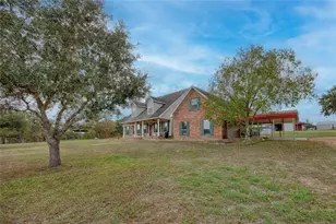 2040 W Guenther Ln, La Grange, TX 78945 - Photo 4