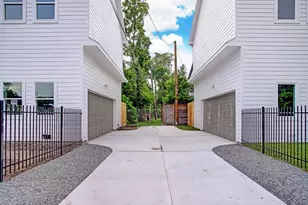 3827 Arlington St, Houston, TX 77018 - Photo 2