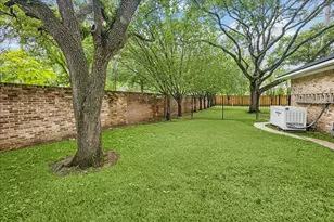 515 Hunterwood Dr, Houston, TX 77024 - Photo 24