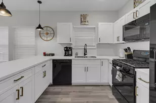 3316 Bacchus St, Houston, TX 77022 - Photo 4