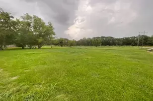 1480 W Highland Dr, Beaumont, TX 77705 - Photo 1