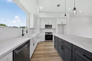 2421 Harrington St, Houston, TX 77026 - Photo 18