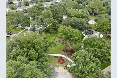 8507 Grove Park Drive, Houston, TX 77095 - Photo 32