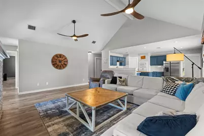 2304 Meadows Boulevard, League City, TX 77573 - Photo 8