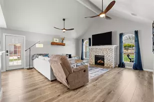 2304 Meadows Blvd, League City, TX 77573 - Photo 6