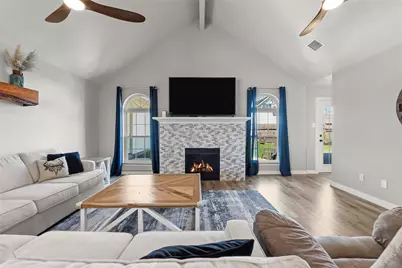 2304 Meadows Boulevard, League City, TX 77573 - Photo 4