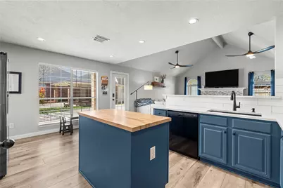 2304 Meadows Boulevard, League City, TX 77573 - Photo 18