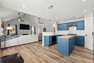 2304 Meadows Blvd, League City, TX 77573 - Photo 12