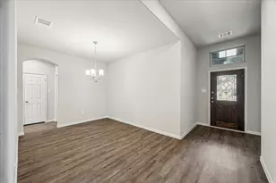 935 Golden Willow Ln, Conroe, TX 77304 - Photo 4