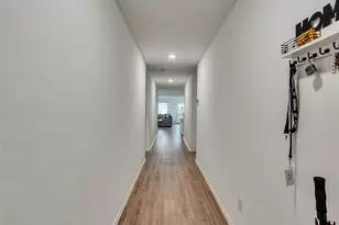 9818 Wembley Vis Ct, Baytown, TX 77521 - Photo 4