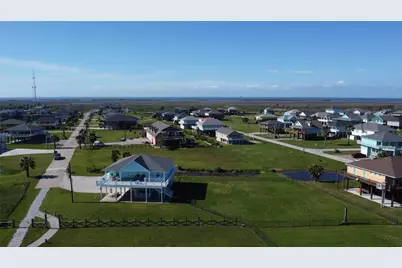 926 Surfside Drive, Crystal Beach, TX 77650 - Photo 8