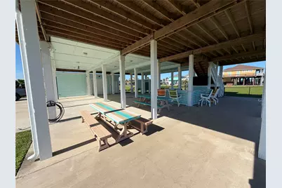 926 Surfside Drive, Crystal Beach, TX 77650 - Photo 10