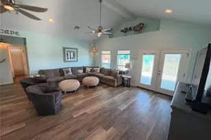926 Surfside Dr, Crystal Beach, TX 77650 - Photo 18