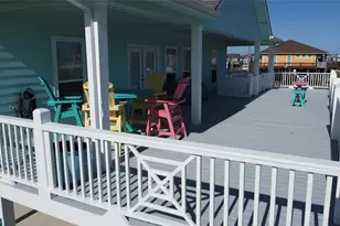 926 Surfside Dr, Crystal Beach, TX 77650 - Photo 6