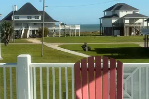 926 Surfside Dr, Crystal Beach, TX 77650 - Photo 16