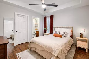 8647 Suburban Oaks Rd, Houston, TX 77093 - Photo 10