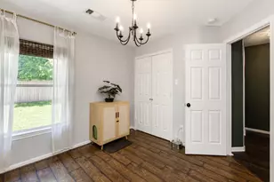 8647 Suburban Oaks Rd, Houston, TX 77093 - Photo 16