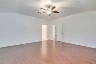 7501 Marble Ridge Dr, Austin, TX 78747 - Photo 14