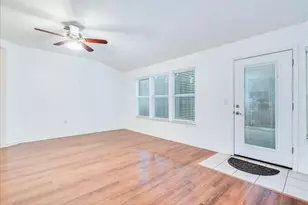 7501 Marble Ridge Dr, Austin, TX 78747 - Photo 10