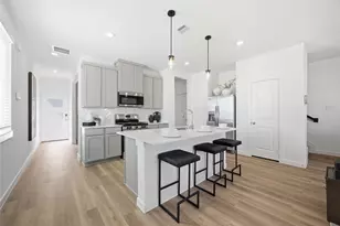 7807 Stone Orch Dr, Houston, TX 77040 - Photo 2