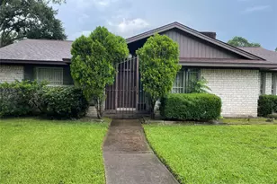5619 Darnell St, Houston, TX 77096 - Photo 2