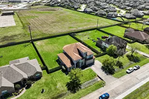 3406 Eagle Creek Dr, Baytown, TX 77523 - Photo 4