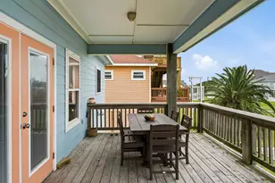 1306 S Magnolia St, Rockport, TX 78382 - Photo 8
