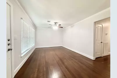 306 Wisteria Street, Lake Jackson, TX 77566 - Photo 2