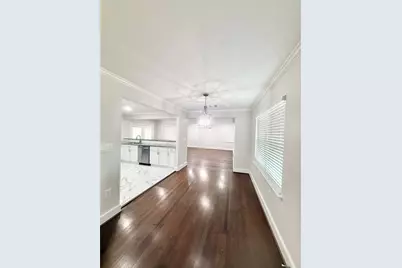 306 Wisteria Street, Lake Jackson, TX 77566 - Photo 4