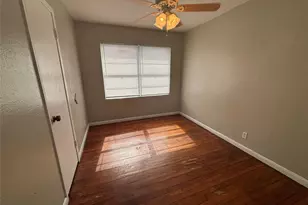 129 Lee Dr, La Marque, TX 77568 - Photo 4