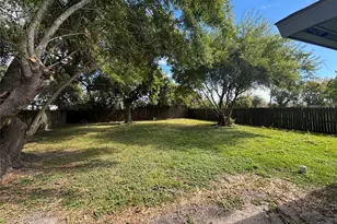 129 Lee Dr, La Marque, TX 77568 - Photo 10