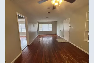 129 Lee Drive, La Marque, TX 77568 - Photo 2