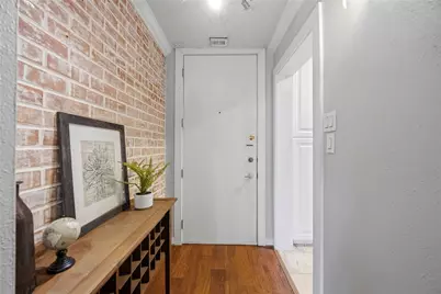 3600 Montrose Boulevard #304, Houston, TX 77006 - Photo 2