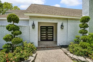 922 Crossroads Dr, Houston, TX 77079 - Photo 4