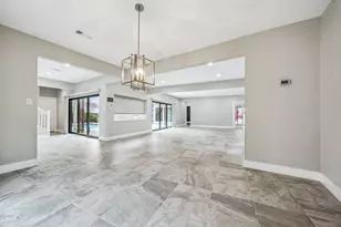 922 Crossroads Dr, Houston, TX 77079 - Photo 14
