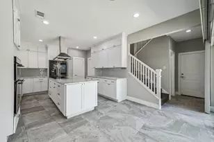 922 Crossroads Dr, Houston, TX 77079 - Photo 16