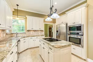 71 Rosewood St, Lake Jackson, TX 77566 - Photo 12