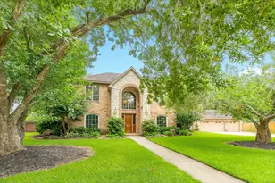 71 Rosewood St, Lake Jackson, TX 77566 - Photo 4