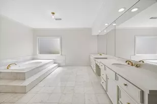 983 S Post Oak Ln, Houston, TX 77056 - Photo 24