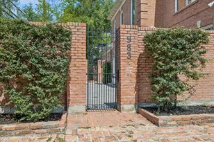983 S Post Oak Ln, Houston, TX 77056 - Photo 2