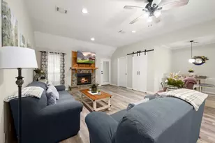 10807 Amar Dr, Conroe, TX 77303 - Photo 2