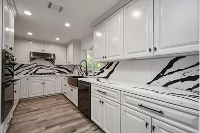 1805 East Avenue, Katy, TX 77493 - Photo 2