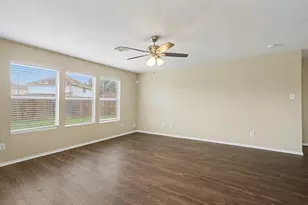 9530 Belleclaire Ln, Houston, TX 77044 - Photo 4