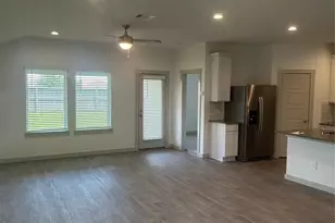 215 Dusty Bridle Ln, Rosharon, TX 77583 - Photo 4