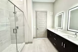 401 W 25th St, Houston, TX 77008 - Photo 8