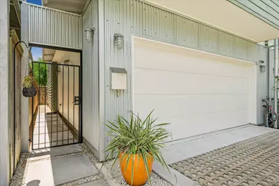 526 W 26th Street, Houston, TX 77008 - Photo 8