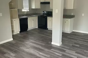 9216 1/2 E Ave P, Houston, TX 77012 - Photo 2