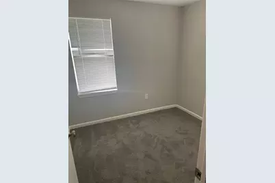 9216 1/2 E Avenue P, Houston, TX 77012 - Photo 10